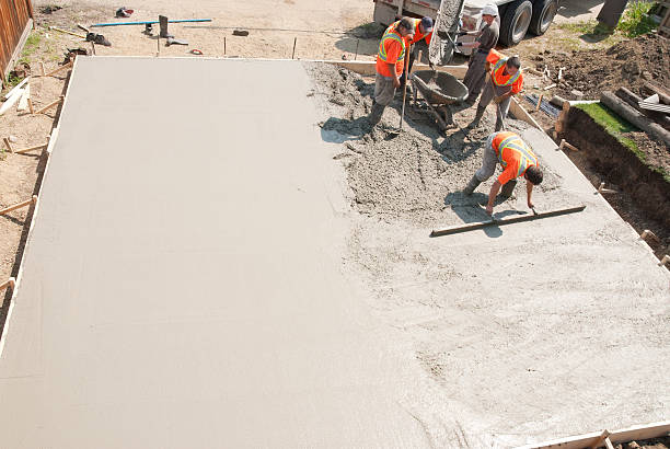 Best Concrete Flooring Contractor  in Ford City, CA